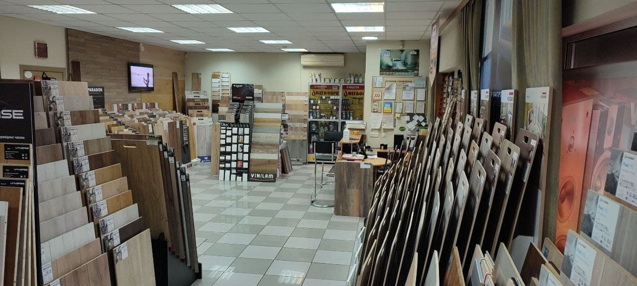 Асортимент вінілу в магазині